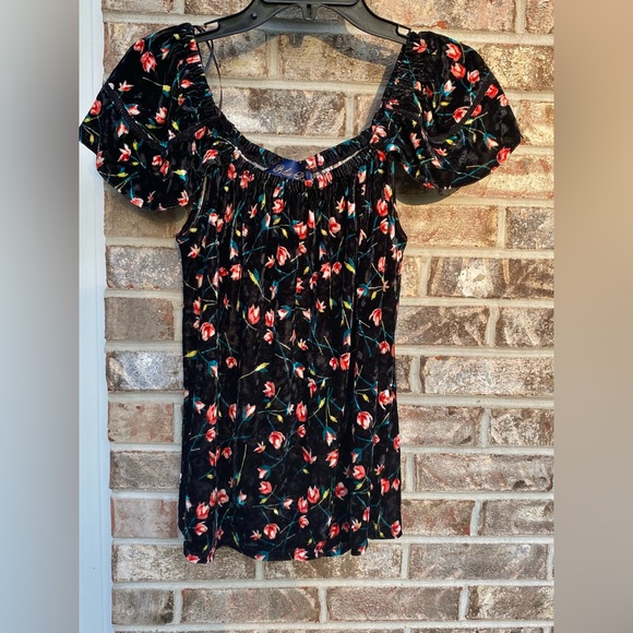 Velvet Puff Sleeve Floral Peasant Top - Picture 4 of 7